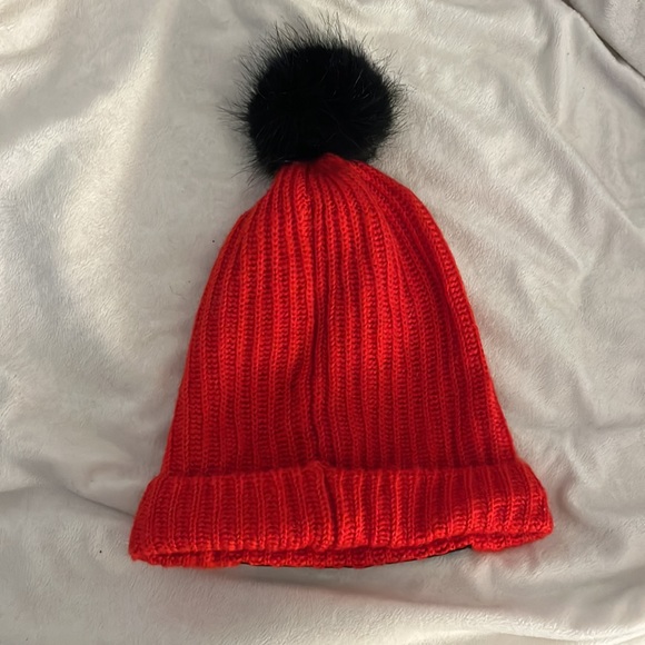 DONATING 1/10 - VICTORIA SECRET BEANIE - Picture 4 of 5